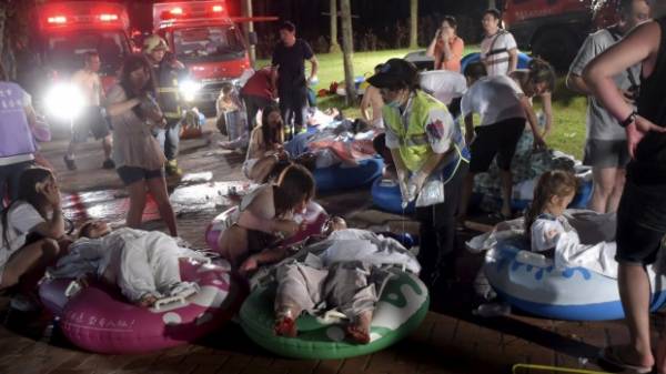 SAMAATV's tweet photo. More than 200 injured in explosion at Taiwan water park

#Taiwan #Taipei #WaterPark
Read: http://t.co/i7OJAj2ecV http://t.co/D5DV5Djgsi