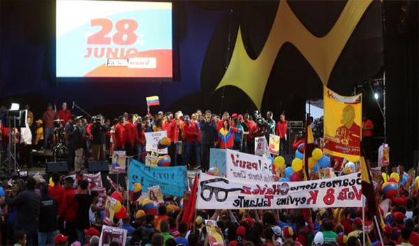 Pdte <a href="/NicolasMaduro/">Nicolás Maduro</a> llama a votar para honrar al Cmdte. Chávez <a href="/ForoCandanga/">ForoCandanga</a> bit.ly/1GEpiGM