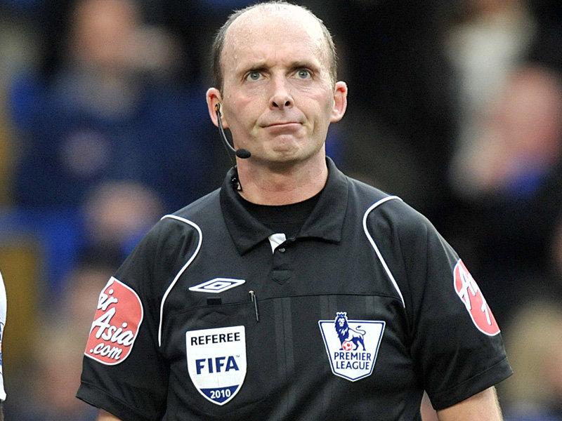 jakelawless_'s tweet photo. didn't realise Kanye West was a big fan of Mike Dean http://t.co/Rj7K5YnNed