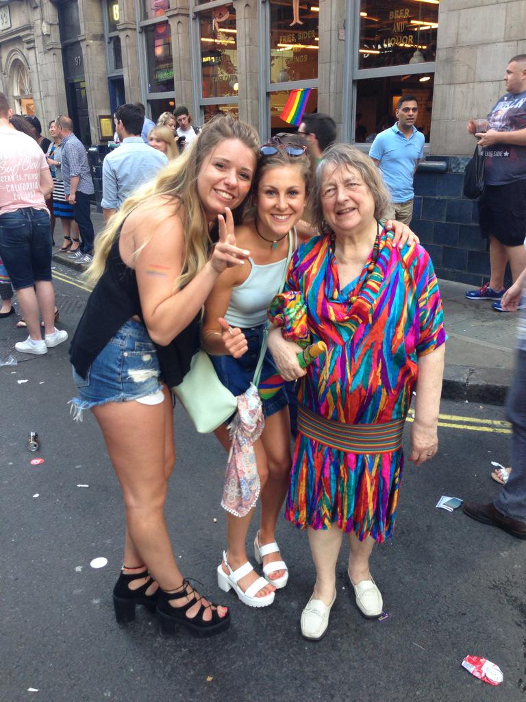 JessTappin's tweet image. London you have been cray! @mollytappin92 @felicitydev @DBASports #gayPride #dbasports crazy scenes