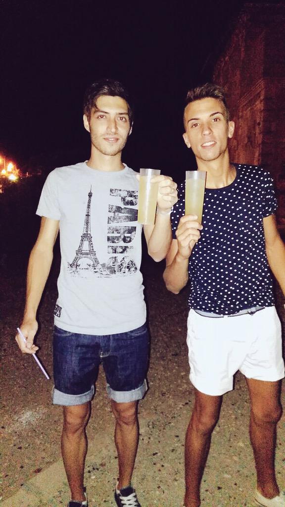 cazorla599's tweet photo. El verano es azul sisi😎 http://t.co/JMcC0UYMmT