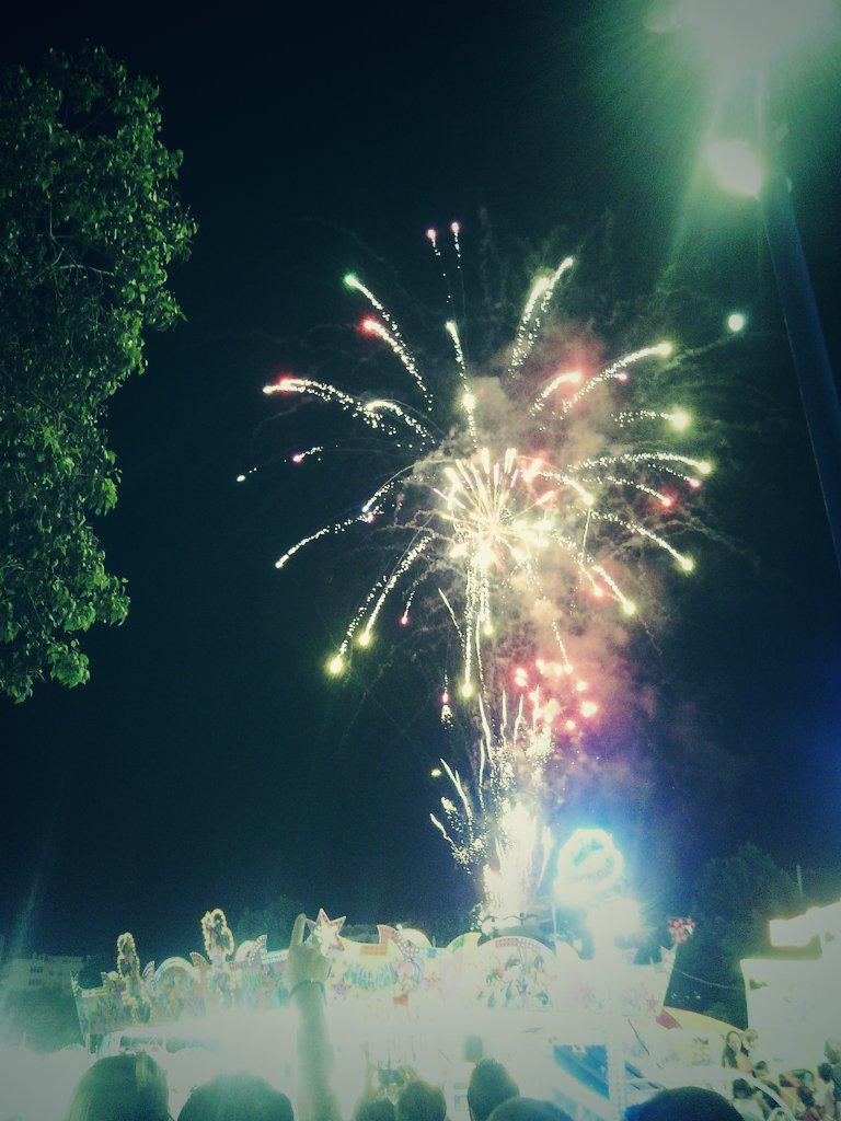 leti12595's tweet photo. Hasta el año que viene feria, no podías acabar mejor!!!!! http://t.co/R49peDCNxe