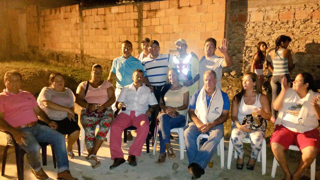 leandro0918's tweet photo. #LeandroLozanoSuazaConcejal Compartiendo con sus líderes Comunitarios. @MelgarTv @davidbarguil @DavidJoseVC http://t.co/6YmzIk78tu