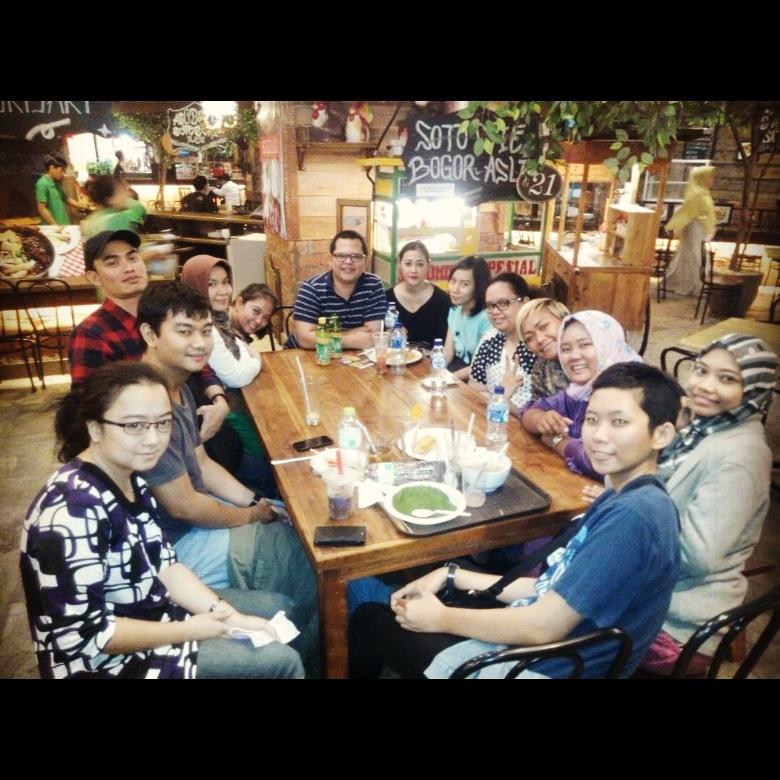 itz_yisha's tweet photo. Sharing&amp;bukber bareng @BipolarCareInd .. yaay, ilmu baru teman baru keluarga baru.. thankyou so much <3 ^^ http://t.co/vjVy1U2DNj