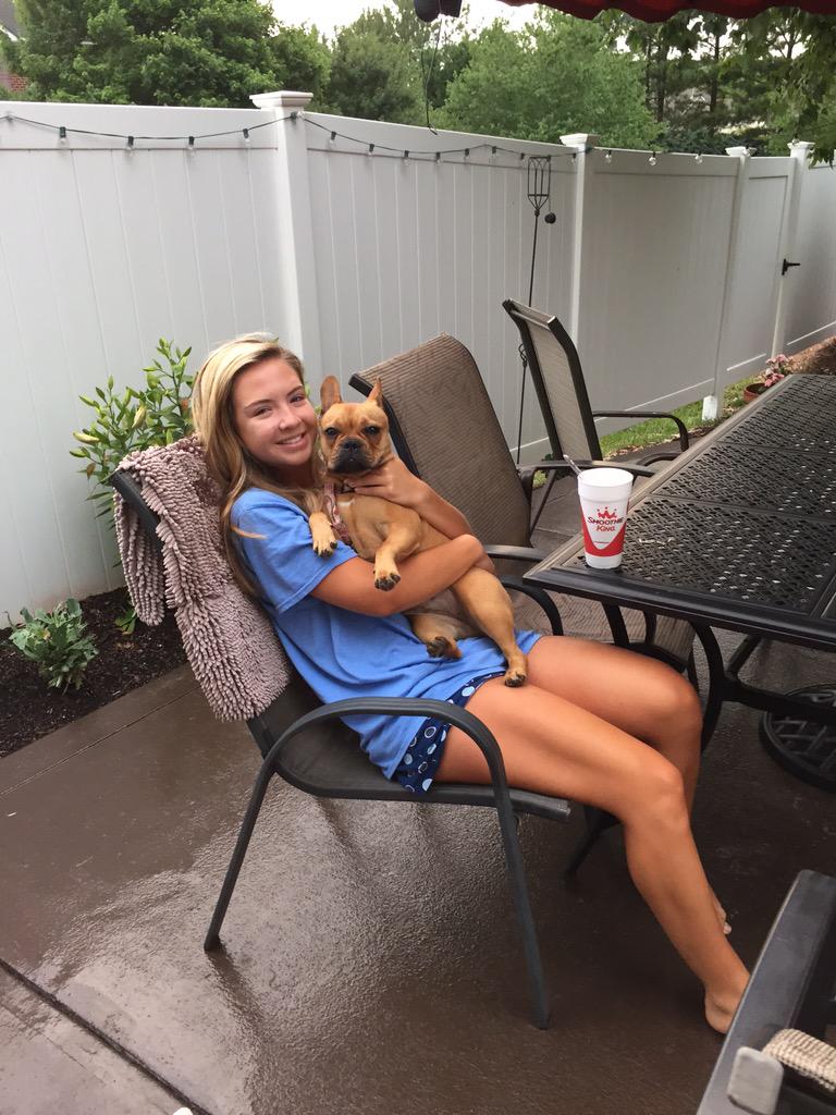 _sofa_king__'s tweet photo. S/O to the best pup for being by my side after having my wisdom teeth out #stillpuffy #firstdayoutside http://t.co/qZC1KXbPcn