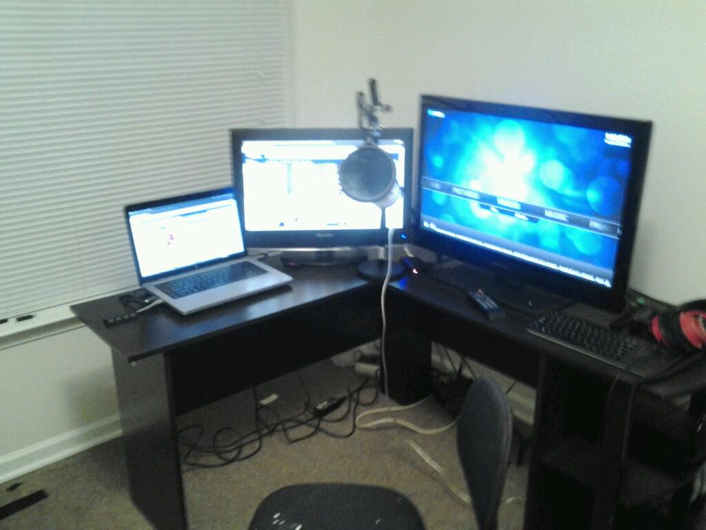 Rhythm_Badge's tweet image. #StreamerStruggles @ImCotyy @TheeSirNathan @jasonthenicest @Rolyat_Doow