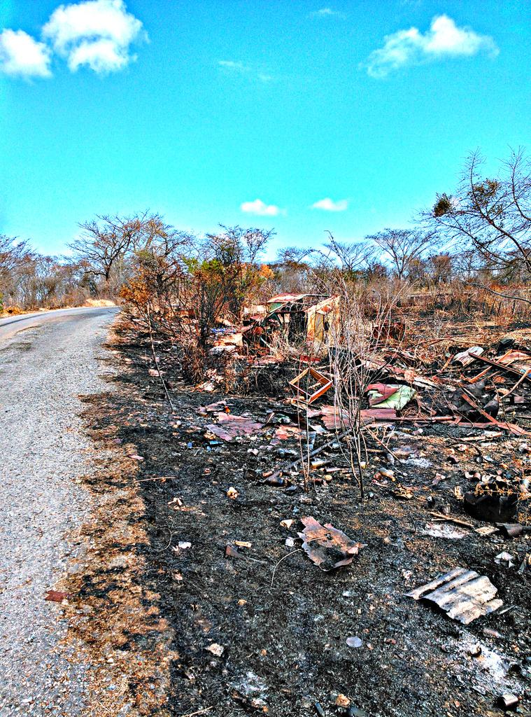 RoseRagt's tweet photo. Rehabilitación Troncal 12 Paso Real Tamanaco Chaguaramas Inversión 41.943.155.821,76 Bs. Inconclusa.  #VzlaSaqueada  
http://t.co/P3UEuxgrVe