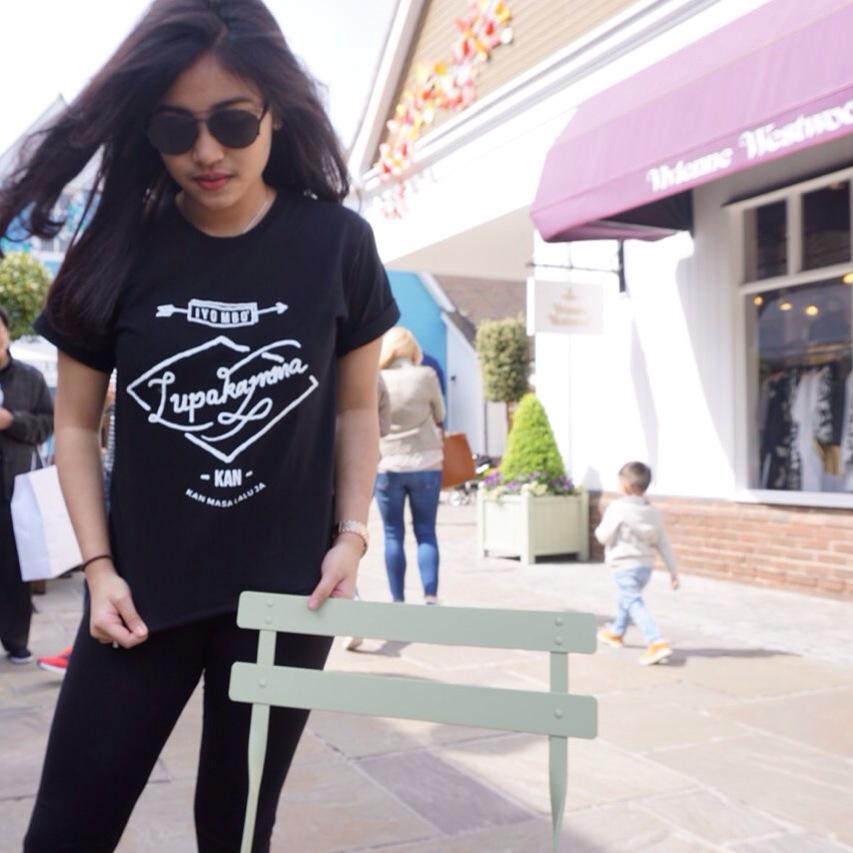 Halo!
Semangat berakhir pekan, liburan atau lemburan?

Dapat salam dari negeri Ratu Elizabeth.