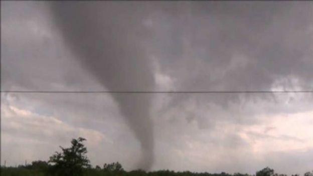 webcamsdemexico's tweet photo. "@NTelevisa_com: Alerta por posible formación de tornados en Sonora, Chihuahua, Coahuila y NL http://t.co/1oBQklUxuu http://t.co/22b0Tl6gkD