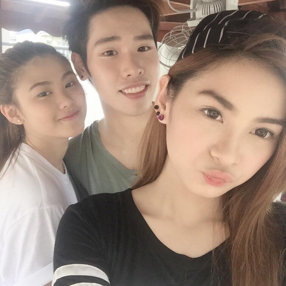 ronamchen's tweet photo. Sunday Morning 👼 #Ronamchen #Friendshipgoals #AdminTeresa http://t.co/Wiz6tOTUck