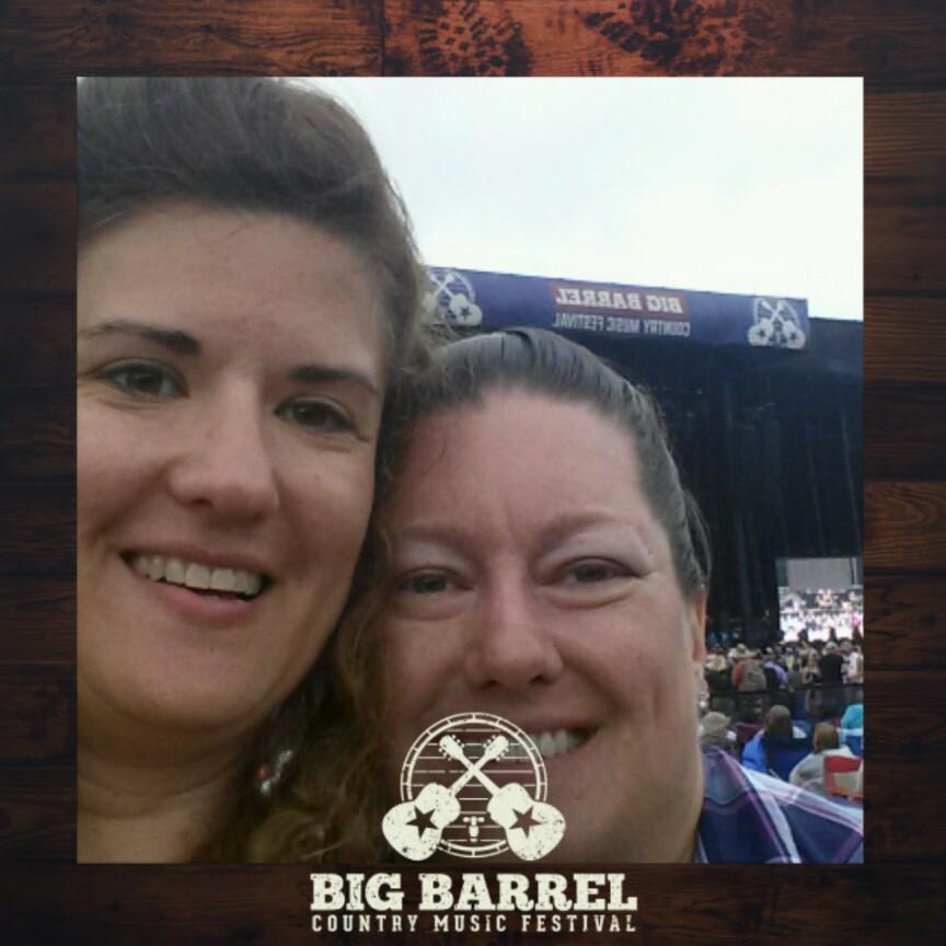 sahm2twoJM's tweet photo. Having a blast at @BigBarrelFest  despite the rain! http://t.co/LY3qa1vvjT