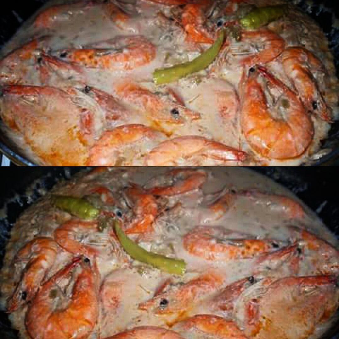 family that eats together is busog much after supper. 🍴🍷 #chefmom #yummydish #shrimpincoconutmilk #happymom