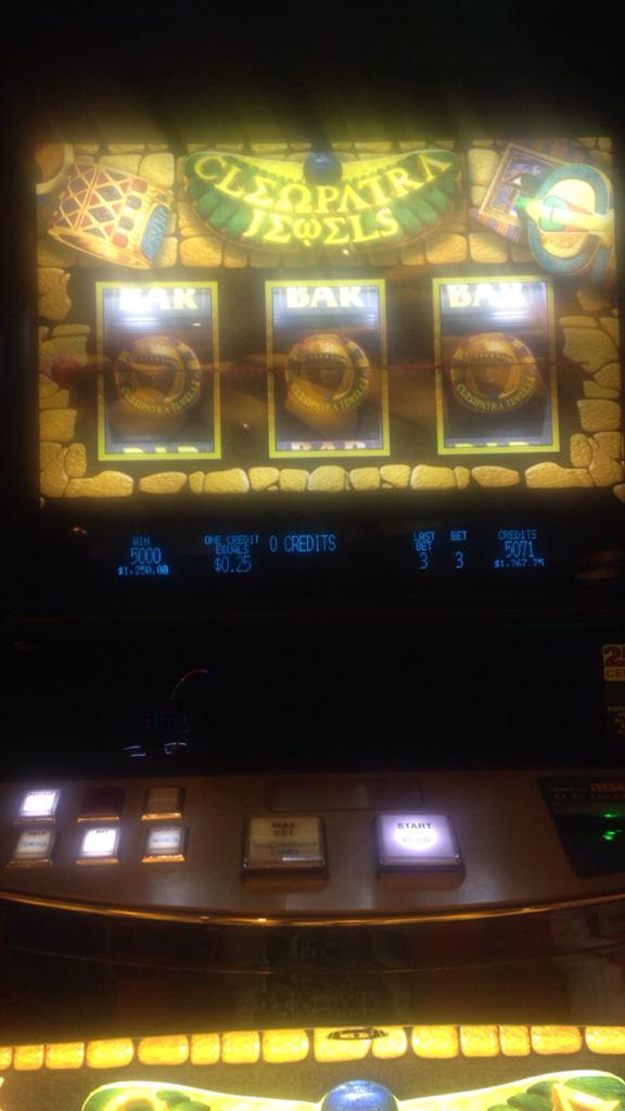 n_weitzel's tweet photo. OMG I really just won 1200 dollars 💸 http://t.co/9lSlQ7jLTn