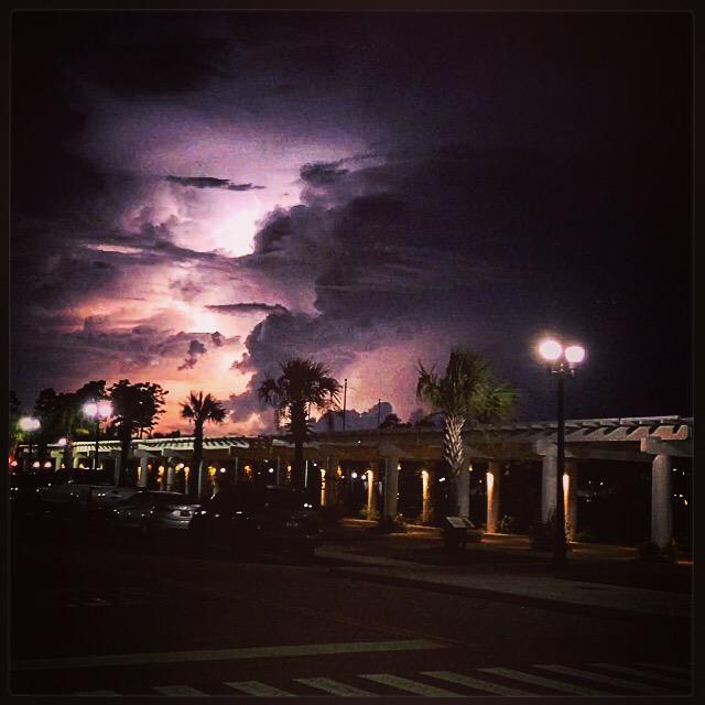 Market Common lightning ⚡️⚡️ #weatherNERDalert