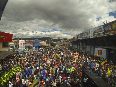 Felicitaciones #Cuenca y #Azuay concentración x convicción y sin #sanduchitos como <a href="/35PAIS/">Pily Castillo KRC 🗣️</a> #NoEresMiPresidente