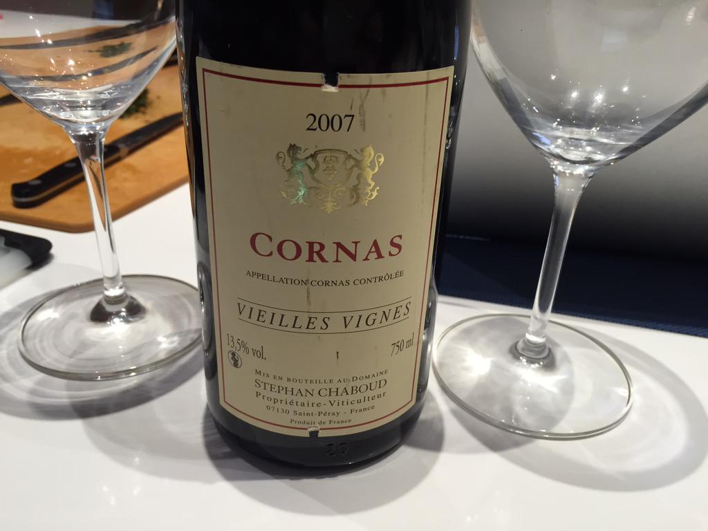 Des fois on sort la bouteille qu'on gardait pour un moment spécial. Cassis et olive.