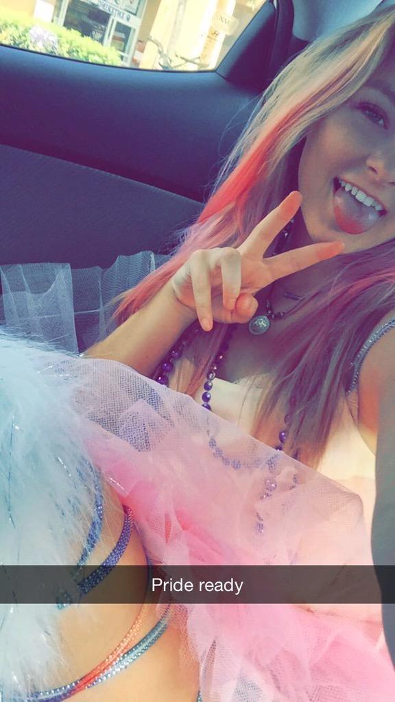 katiee_merchant's tweet photo. ❤💛💚💙💜 #againimsorry http://t.co/Ici62slhok