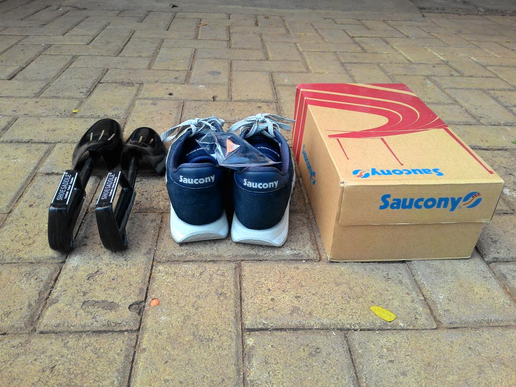 AchyarAFG's tweet image. WTS SAUCONY JAZZ USED 8,5/42 FREE SHIPPING + SHOESADDLE ! IDR 1,1JT BU ! WA : 081286018373, bantu up min. Makasih 😊😊
