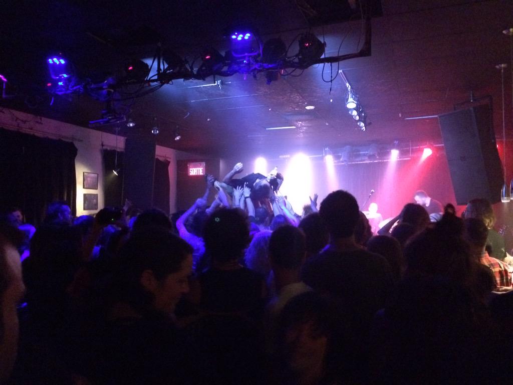 <a href="/KeithKouna/">Keith Kouna</a> enflamme le <a href="/BarLAgiteE/">Bar-Coop L'AgitéE</a> une dernière fois ! <a href="/CHYZ943/">CHYZ 94,3</a>