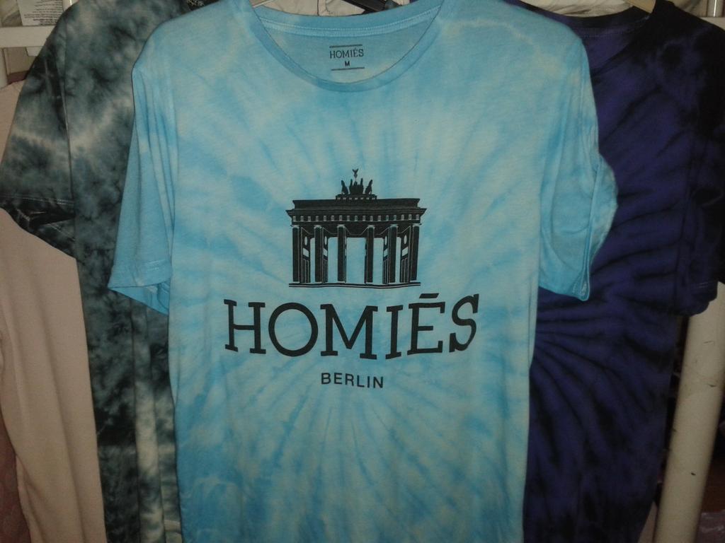 jaynebarrett24's tweet photo. Another tye dye t shirt I have more down stairs I did this one for a friend :3 @BirdAaron http://t.co/oj3zrXdKx0