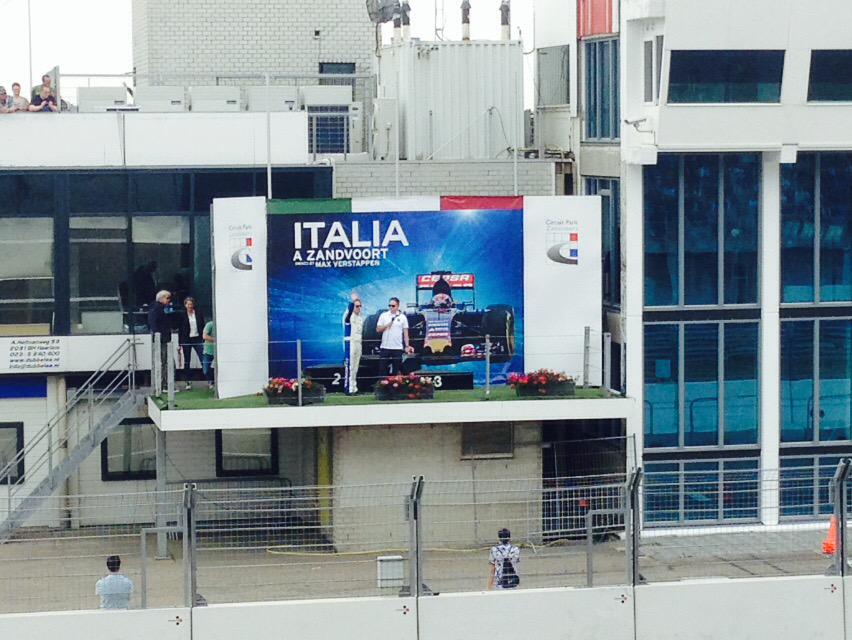 EsvRa's tweet photo. Italia a Zandvoort 2015! http://t.co/3xUbpTCQ5p