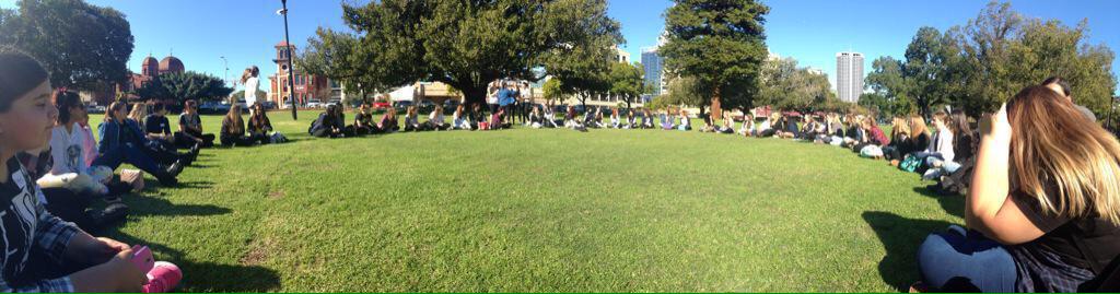 klementyde's tweet photo. @Ashton5SOS we had a #5sosfamperth meet up today. there was over 65 of us http://t.co/cwKlahZ8r0