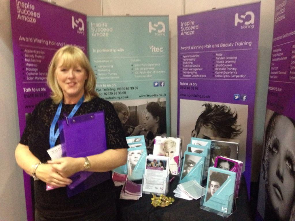 CherylPearcey's tweet photo. @BarberConnect @barberblades busy busy busy @simonehawkensim #teamisa #isatraining @isa_training http://t.co/WuzHEEUi5t