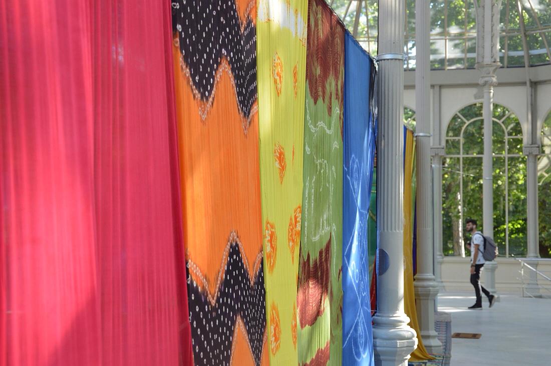 _ElRetiro's tweet photo. ¿Has visto la jaima montada en el Palacio de Cristal? Una expo del @museoreinasofia abierta hasta las 22h http://t.co/bLZYSY6ggm