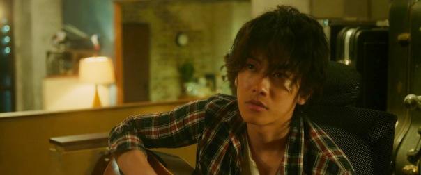 Selalu dbikin jatuh hetong sm wowo yg bisa main gitar *ahheeyyy