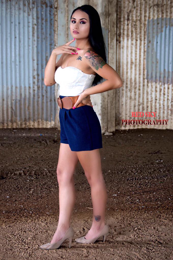 RED SKY PHOTOGRAPHY❤️ <a href="/ShayMillionn/">Leshe'</a>