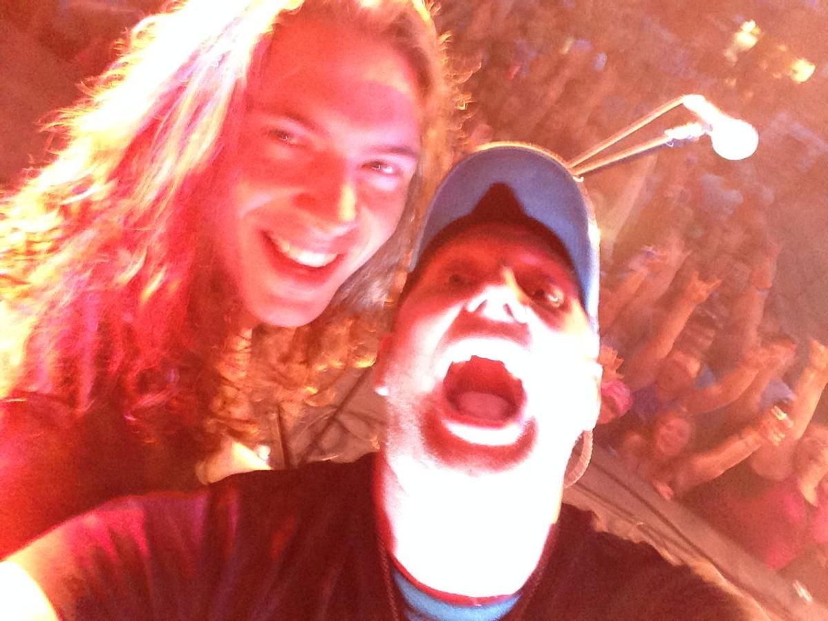 timhicksmusic's tweet photo. Gettin' a little crazy with @gmallany in #SwiftCurrent #FrontierDays http://t.co/1nX5kEtwJ6