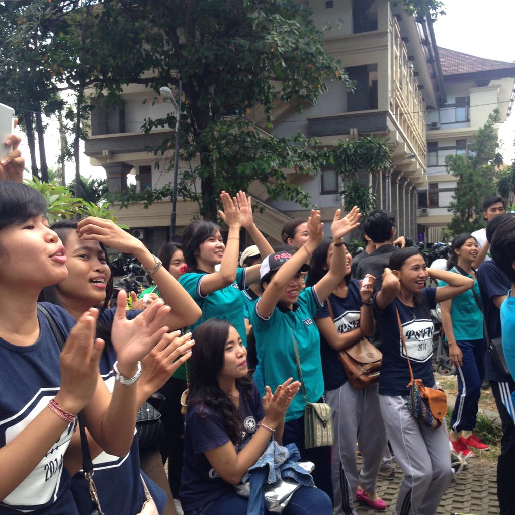 etacostavera's tweet photo. We are costra (2) http://t.co/pOi0YefBG5