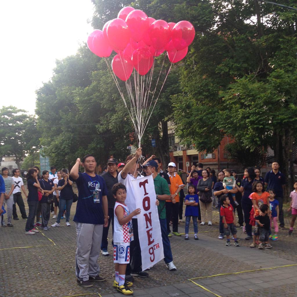 etacostavera's tweet photo. Pembukaan TONE yang ke 9🎉🎉 http://t.co/nJsK3Vo189