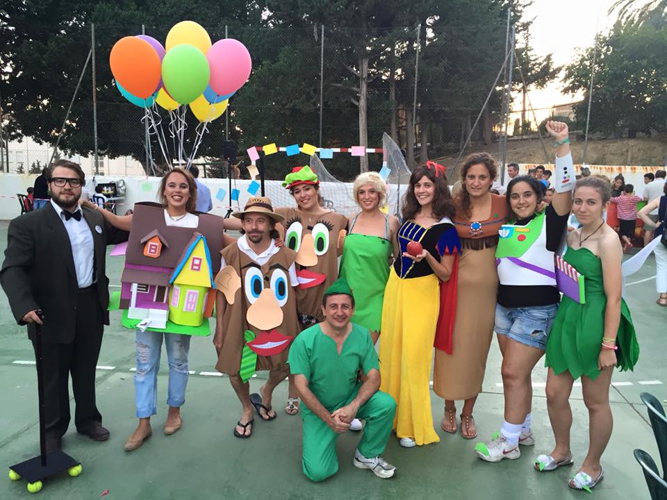 Gran Verbena ayer <a href="/Olgaioc/">Olga Carrera Martín</a> <a href="/chispa_92/">marta medina</a> <a href="/CarmenPardoo/">Ce</a> <a href="/RocoMartelPardo/">Rocío Martel Pardo</a> <a href="/LhRocio/">Rocío Liñán Haro</a> <a href="/scoutsmsc/">Scouts MSC</a> <a href="/Scoutsmalaga/">Scouts MSC Málaga</a> <a href="/AbadFaro/">Grupo scout Abadfaro</a>