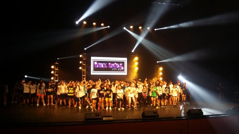 _bernadetteanne's tweet photo. THE SHOW GOES ON #DASat10

(C) http://t.co/QwNDrGnDXE