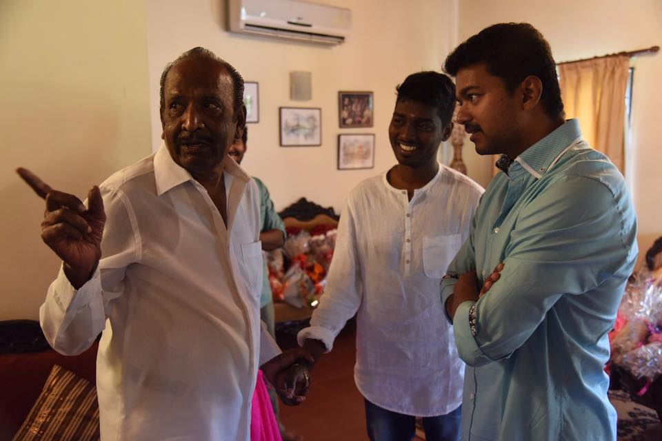 yok382's tweet photo. #Vijay59 #vijay59kicksoffinstyle
@actorvijay @Atlee_dir http://t.co/E48o0vSo55