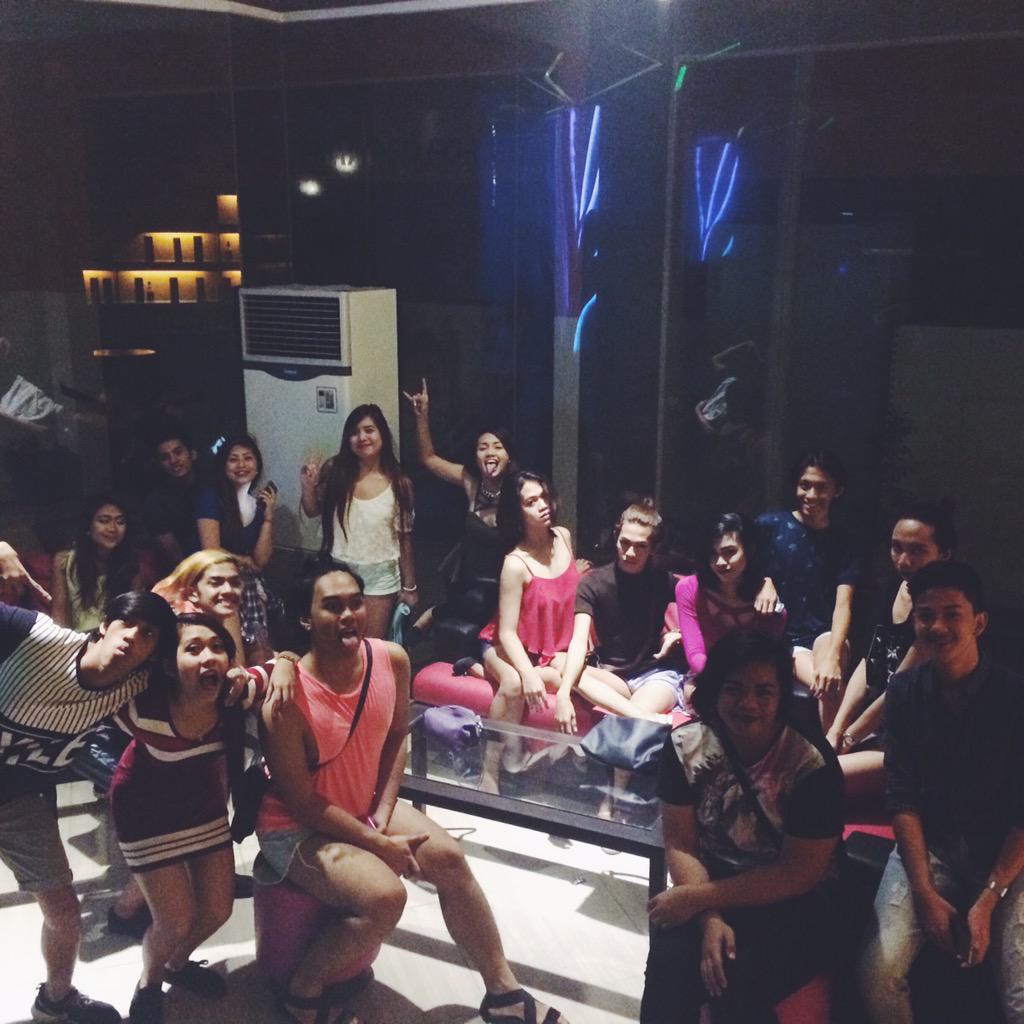 karenmaejala's tweet photo. last night with VDC #catalyst2.0 🎉🍻 http://t.co/rotV5dXVq7