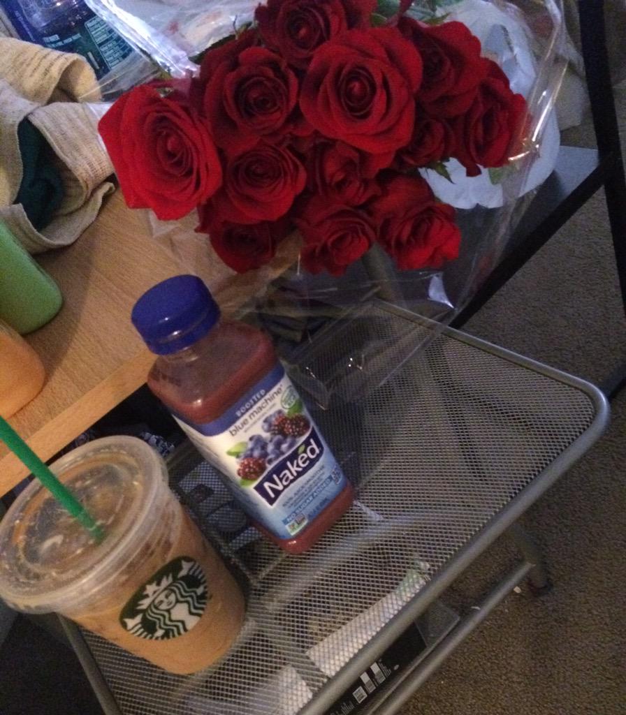 ErikaM5510's tweet photo. He washed/cleaned out my car, brought me these right as I woke up and treated me to a perfect birthday ❤️ http://t.co/hqDTtwKPyf