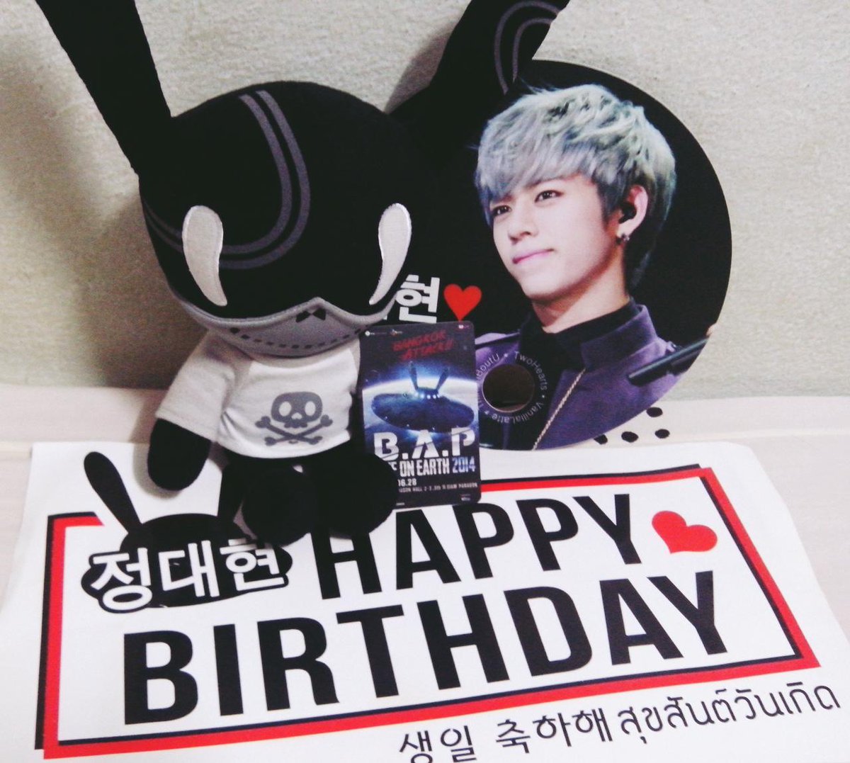 vayumpiree's tweet photo. 💕 #HappyBirthDae #BackToLOEBKK http://t.co/ySRe79Dgjq