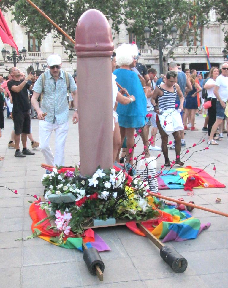 TheFlameOfClaim's tweet photo. ¡¡Muchas gracias a todes les que participasteis ayer!! Fue un día genial :D #Orgullo2015 #OrgulloSGCD #OrgullVLC2015 http://t.co/HkHYwawe29
