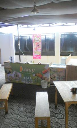 YogaPHB's tweet photo. Beli ke sini >> RT @DurianDaisy: Daisy Durian Runtuh open at @WhateverCoffee 

Jl. Hasanudin No. 28  http://t.co/vrcVabucrP”