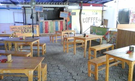 YogaPHB's tweet photo. Beli ke sini >> RT @DurianDaisy: Daisy Durian Runtuh open at @WhateverCoffee 

Jl. Hasanudin No. 28  http://t.co/vrcVabucrP”