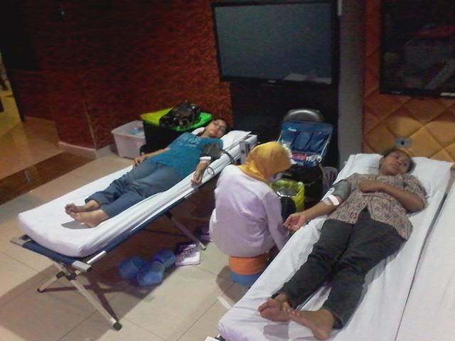yadihello's tweet photo. Berbagi yuk,dengan Donorkan Darahmu @HellofktvJogja cc @budihellofktv http://t.co/NjAON02VgG