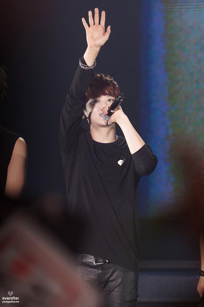 pandada_K's tweet photo. มันยังคงชัดเจนอยุในความทรงจำ.. 😭😭😭😭😭😭😭 #BackToLOEBKK #BAPBangkokAttack http://t.co/s4G5jnsTyl