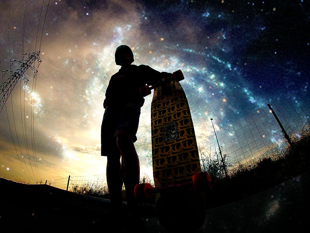 mamutlongboards's tweet photo. From other universe @entropyresins @GenghisTrucks @Abec11 #hechoamano #handmade #spaceedit #art #design #freeride http://t.co/SruYZ1NkJy