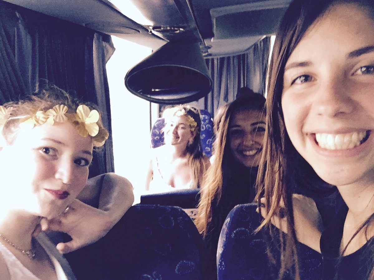 Smart_Bus's tweet image. לייק לבנות תיכון הרטמן שנסעו עם סמארטבאס למסיבת סיום יב :)