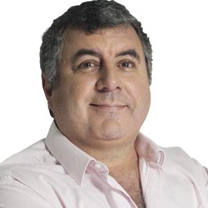 exitosape's tweet photo. Hoy en la columna de @jctafur: "Es muy fácil robar en el Perú"  http://t.co/jsH7uCw9t9 http://t.co/zHZjouos7K