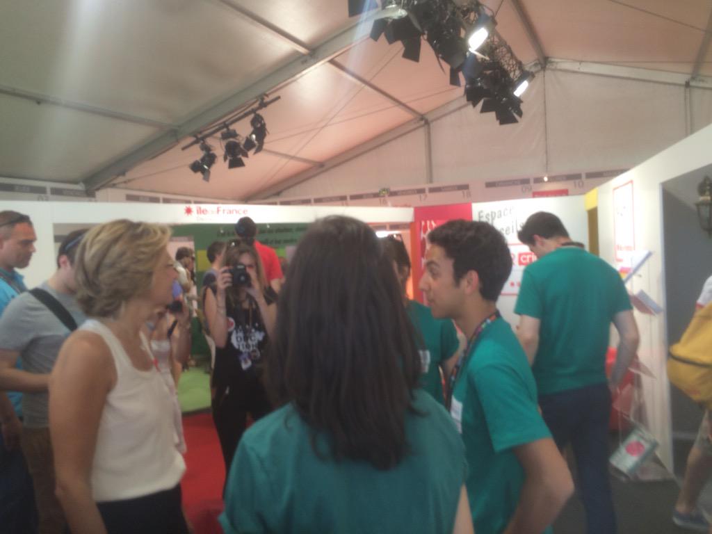 JeremyRAOULT's tweet photo. Déplacement à #Solidays2015 avec @vpecresse à la rencontre des organisateurs et participants #jaichoisivalerie http://t.co/qO6fBp5Lot