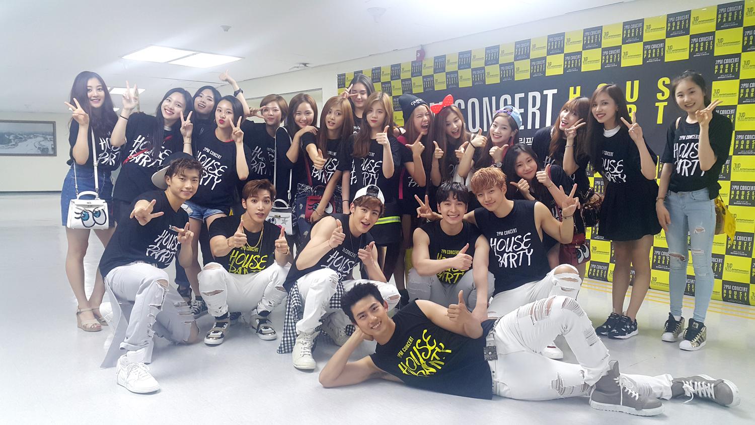 TWICE on X: