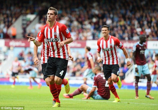 coolnotesix's tweet photo. Morgan Schneiderlin poised to seal £25m Manchester United switch http://t.co/KzTJyRTdX6